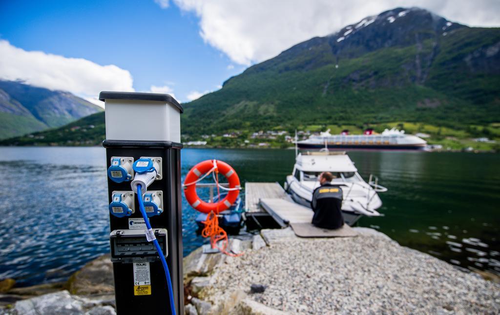 Nesset Fjordcamping Олден Экстерьер фото